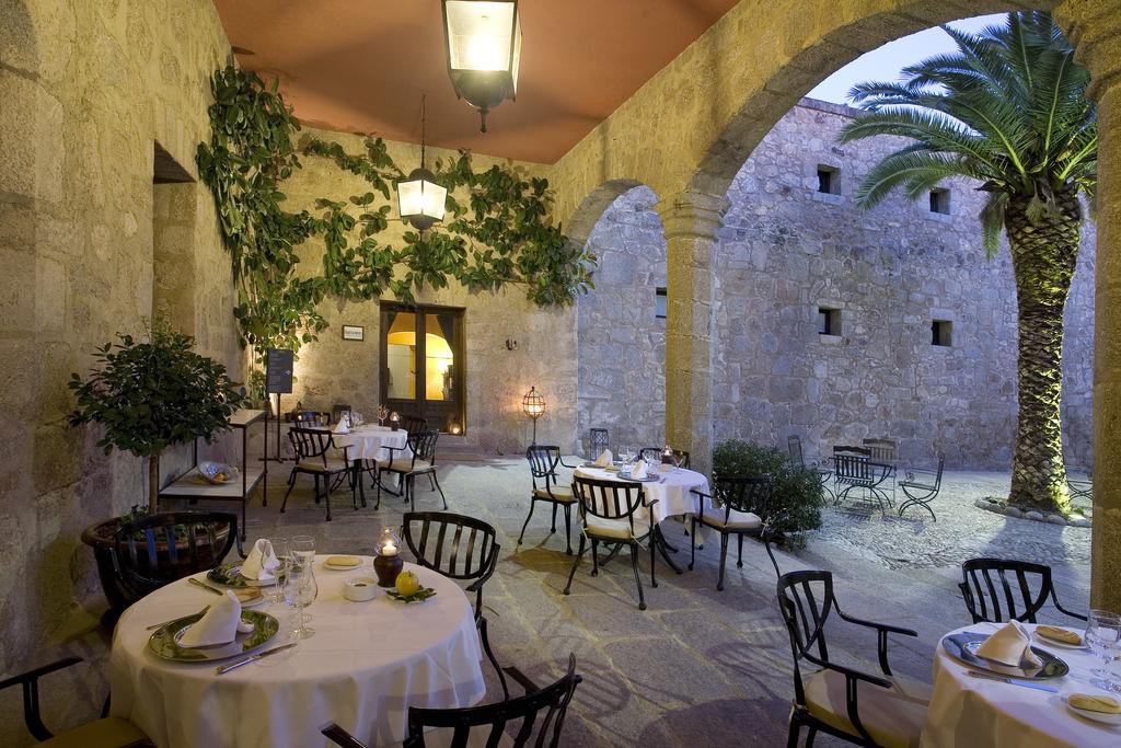 Parador De Jarandilla De La Vera Exterior photo