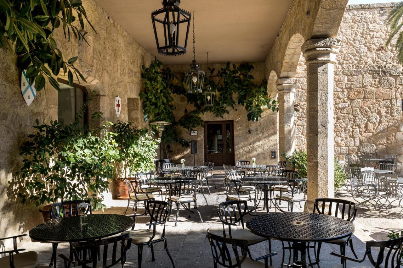 Parador De Jarandilla De La Vera Exterior photo