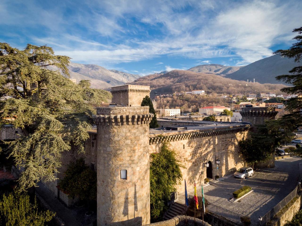 Parador De Jarandilla De La Vera Exterior photo
